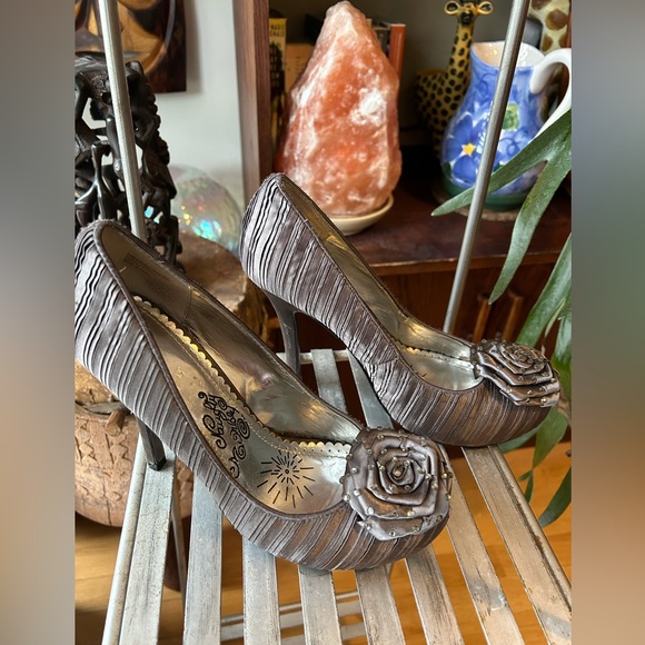 Naughty monkey high heels - Picture 5 of 7